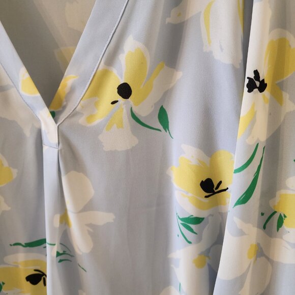 Ann Taylor Pleat Front Blouse, Size S, EUC - Picture 6 of 8